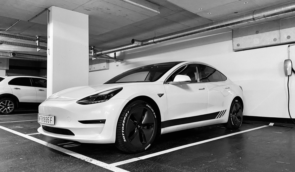 Tesla Model 3 aufladen